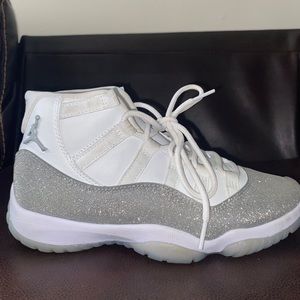Jordan 11 Retro white and Metallic Silver